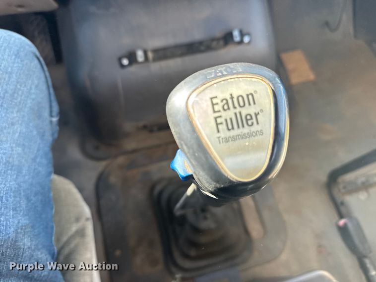 image for item EU6359 2007 Sterling L8500 Series truck cab and chassis