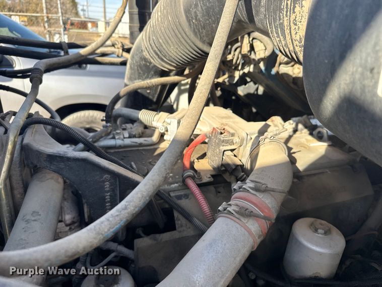 image for item EU6359 2007 Sterling L8500 Series truck cab and chassis