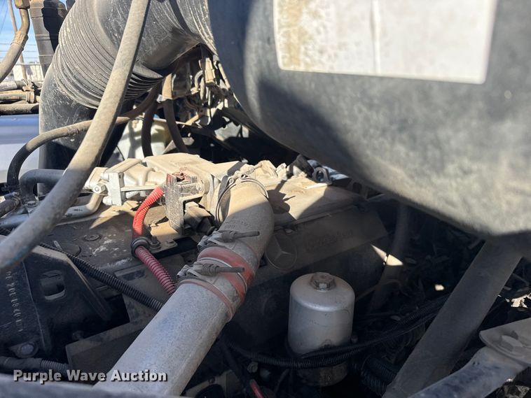 image for item EU6359 2007 Sterling L8500 Series truck cab and chassis