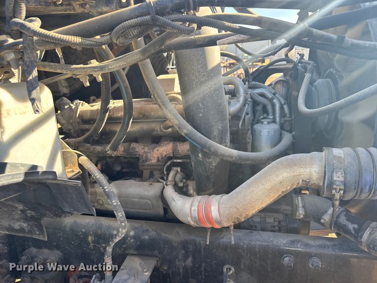 image for item EU6359 2007 Sterling L8500 Series truck cab and chassis