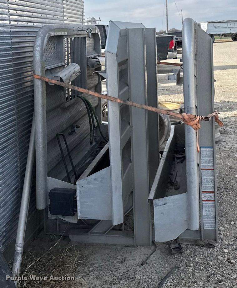 image for item EU6399 (4) truck headache racks