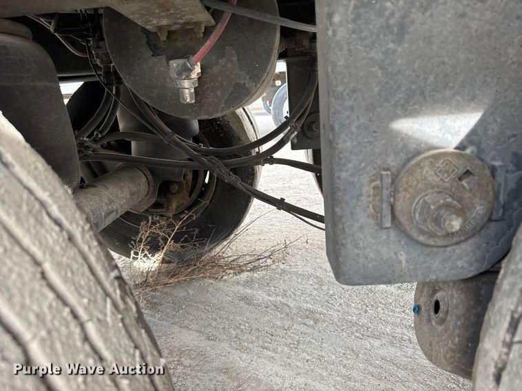 image for item EU6401 2012 Wabash dry van trailer