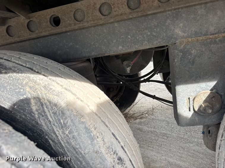 image for item EU6401 2012 Wabash dry van trailer