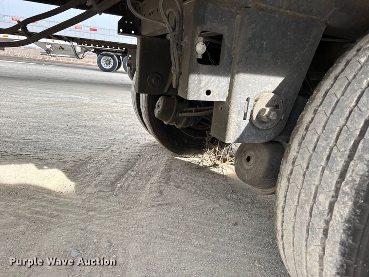 image for item EU6401 2012 Wabash dry van trailer