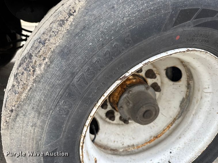 image for item EU6401 2012 Wabash dry van trailer