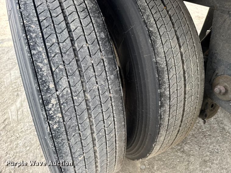 image for item EU6401 2012 Wabash dry van trailer