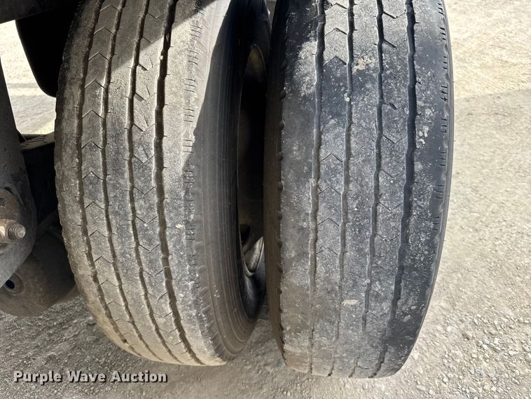 image for item EU6401 2012 Wabash dry van trailer