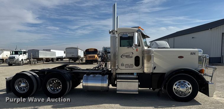 image for item EU6404 2004 Peterbilt 379 glider kit semi truck