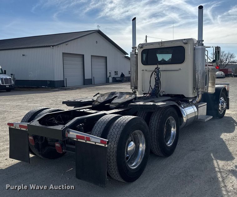 image for item EU6404 2004 Peterbilt 379 glider kit semi truck