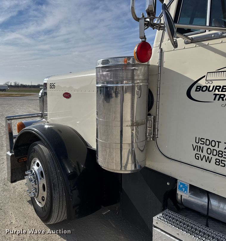 image for item EU6404 2004 Peterbilt 379 glider kit semi truck