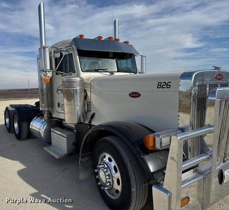 image for item EU6404 2004 Peterbilt 379 glider kit semi truck