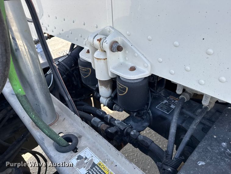 image for item EU6404 2004 Peterbilt 379 glider kit semi truck