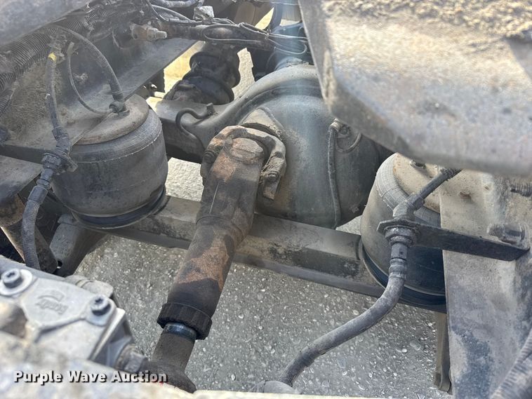 image for item EU6404 2004 Peterbilt 379 glider kit semi truck