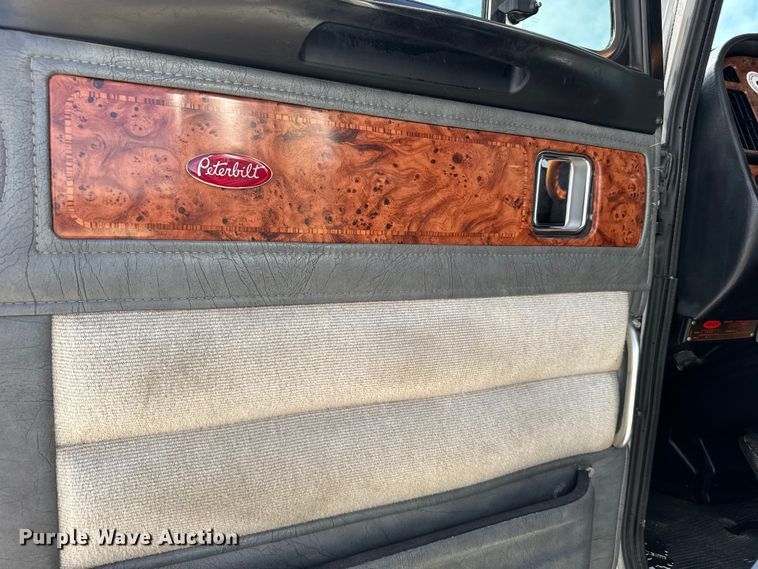 image for item EU6404 2004 Peterbilt 379 glider kit semi truck