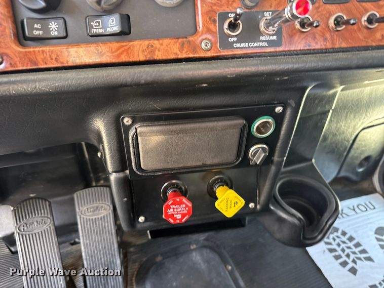 image for item EU6404 2004 Peterbilt 379 glider kit semi truck