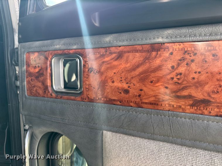 image for item EU6404 2004 Peterbilt 379 glider kit semi truck