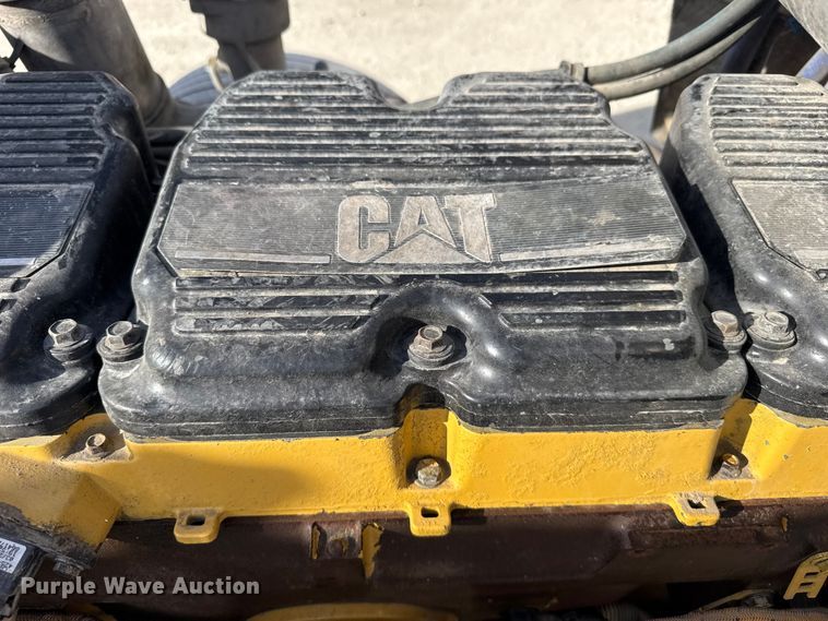 image for item EU6404 2004 Peterbilt 379 glider kit semi truck