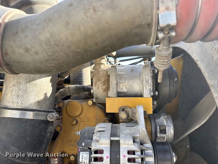 image for item EU6404 2004 Peterbilt 379 glider kit semi truck