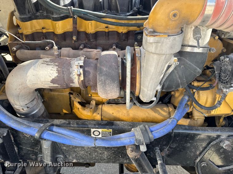 image for item EU6404 2004 Peterbilt 379 glider kit semi truck