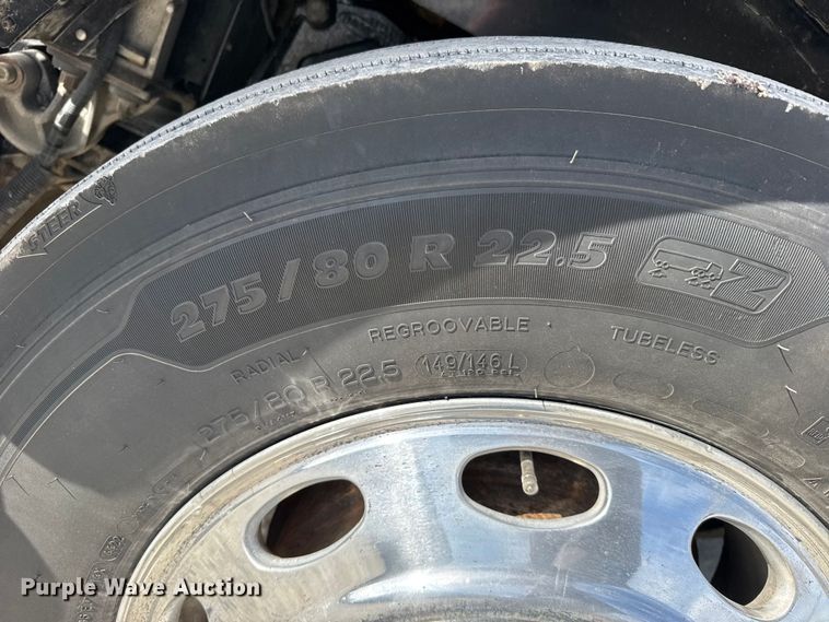 image for item EU6404 2004 Peterbilt 379 glider kit semi truck