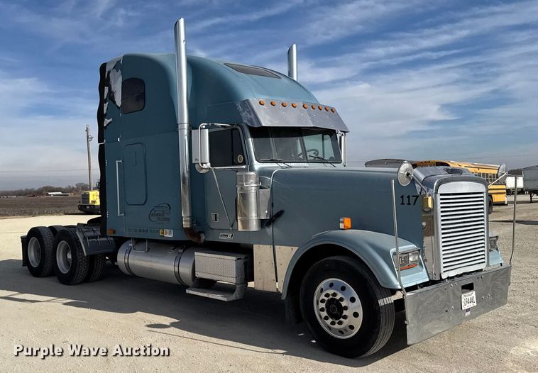 CAMIóN CAMAROTE 2003 FREIGHTLINER