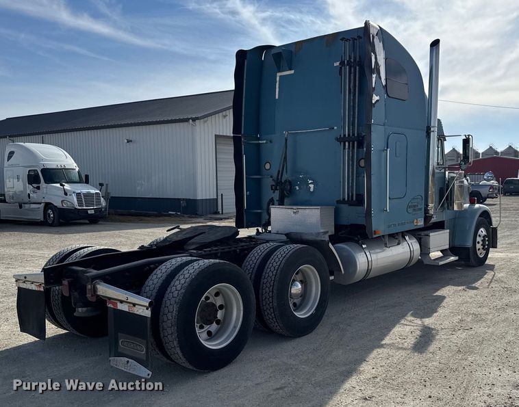 CAMIóN CAMAROTE 2003 FREIGHTLINER