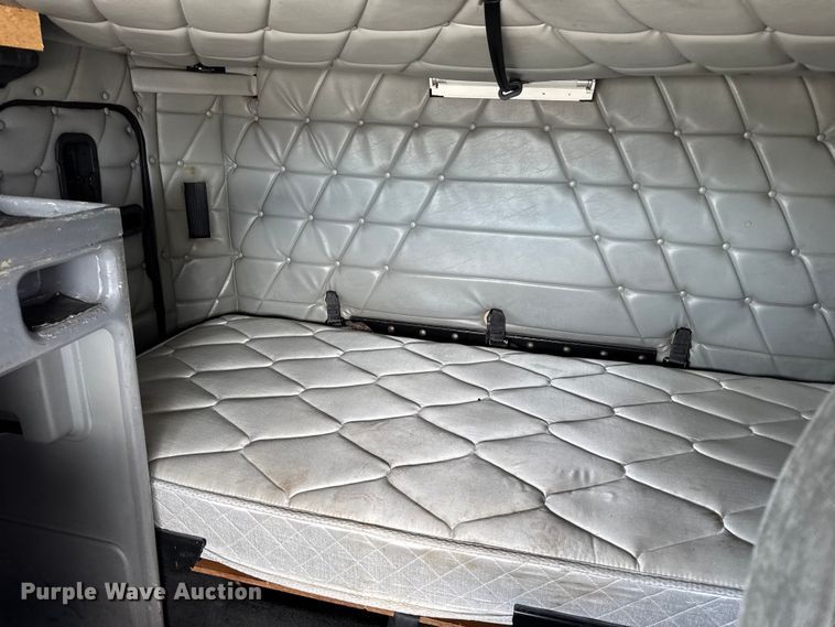 image for item EU6405 2003 Freightliner FLD132 semi truck