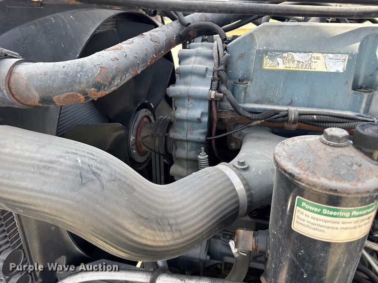 image for item EU6405 2003 Freightliner FLD132 semi truck