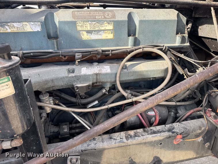 image for item EU6405 2003 Freightliner FLD132 semi truck