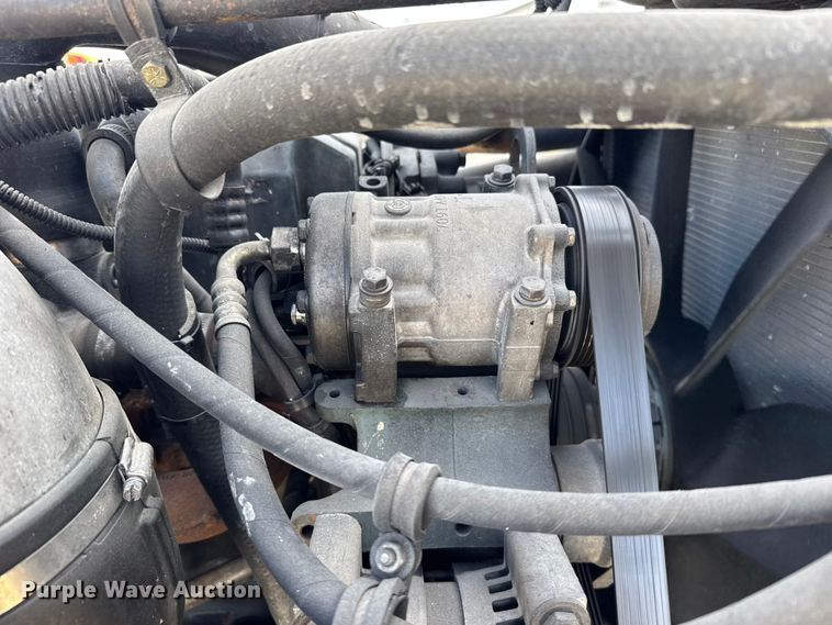 image for item EU6405 2003 Freightliner FLD132 semi truck