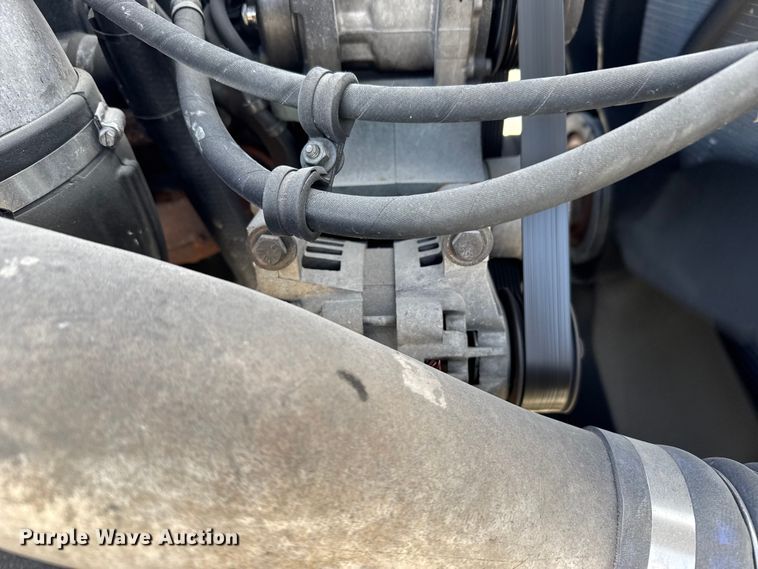 image for item EU6405 2003 Freightliner FLD132 semi truck