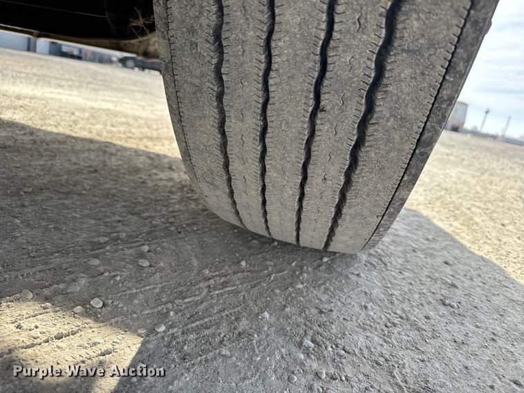 image for item EU6405 2003 Freightliner FLD132 semi truck