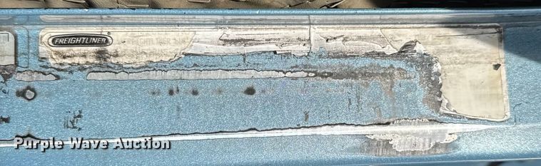 image for item EU6405 2003 Freightliner FLD132 semi truck