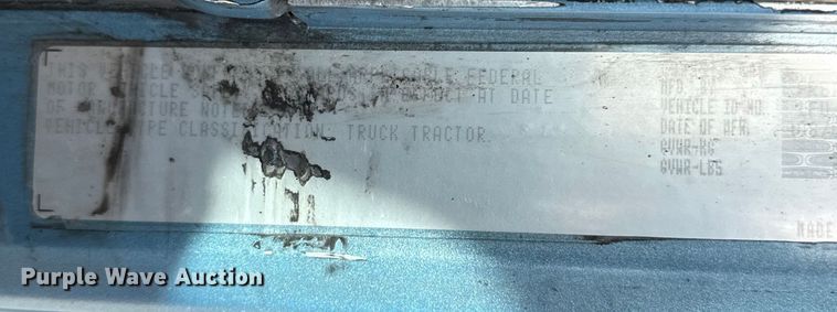 image for item EU6405 2003 Freightliner FLD132 semi truck