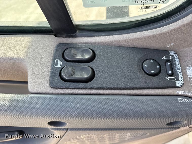 image for item EU6406 2014 Freightliner Cascadia semi truck