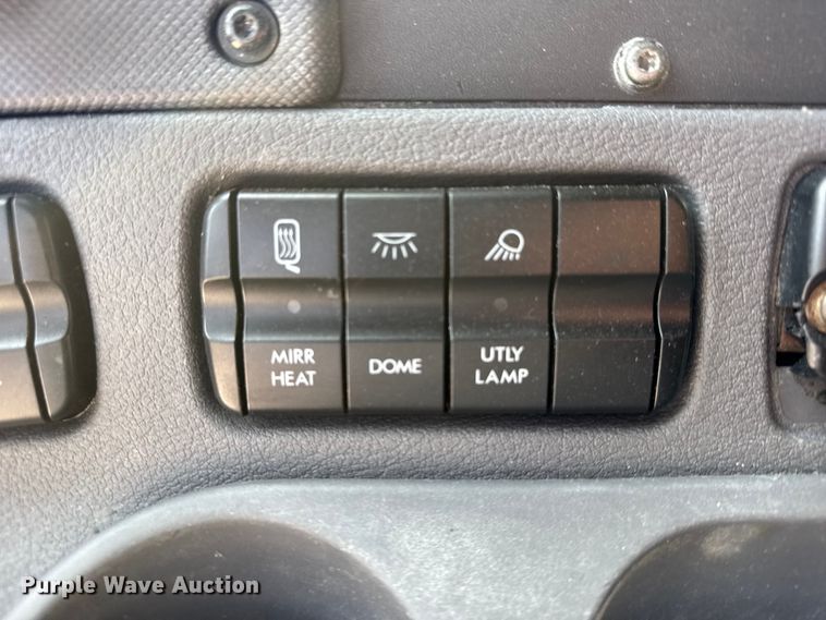 image for item EU6406 2014 Freightliner Cascadia semi truck