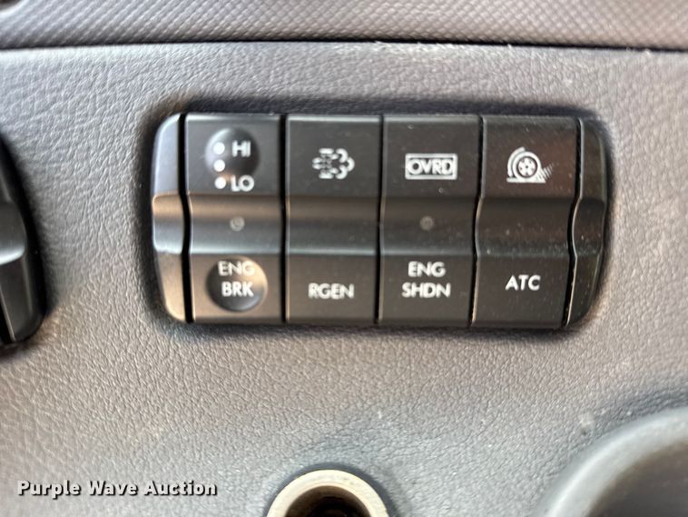 image for item EU6406 2014 Freightliner Cascadia semi truck