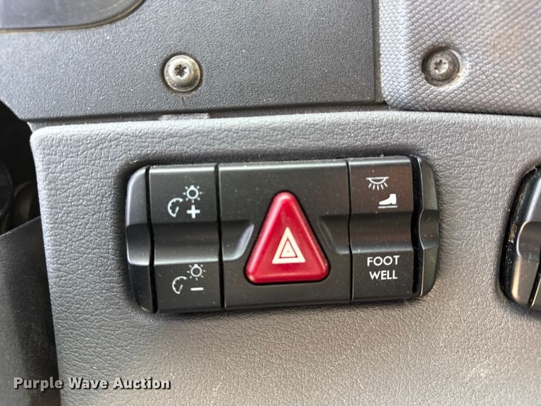 image for item EU6406 2014 Freightliner Cascadia semi truck