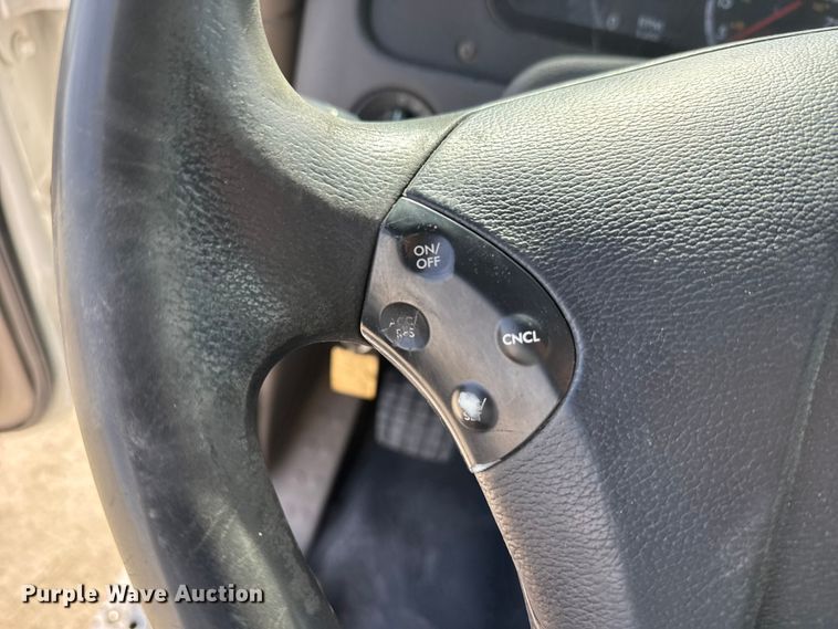 image for item EU6406 2014 Freightliner Cascadia semi truck