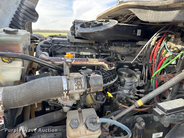 image for item EU6406 2014 Freightliner Cascadia semi truck