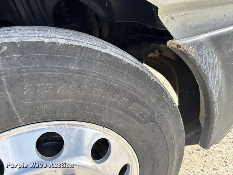 image for item EU6406 2014 Freightliner Cascadia semi truck