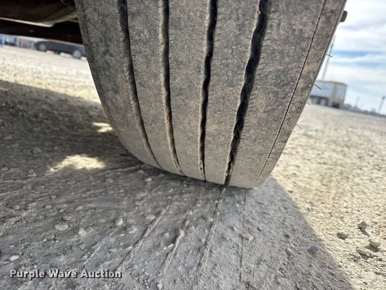 image for item EU6406 2014 Freightliner Cascadia semi truck