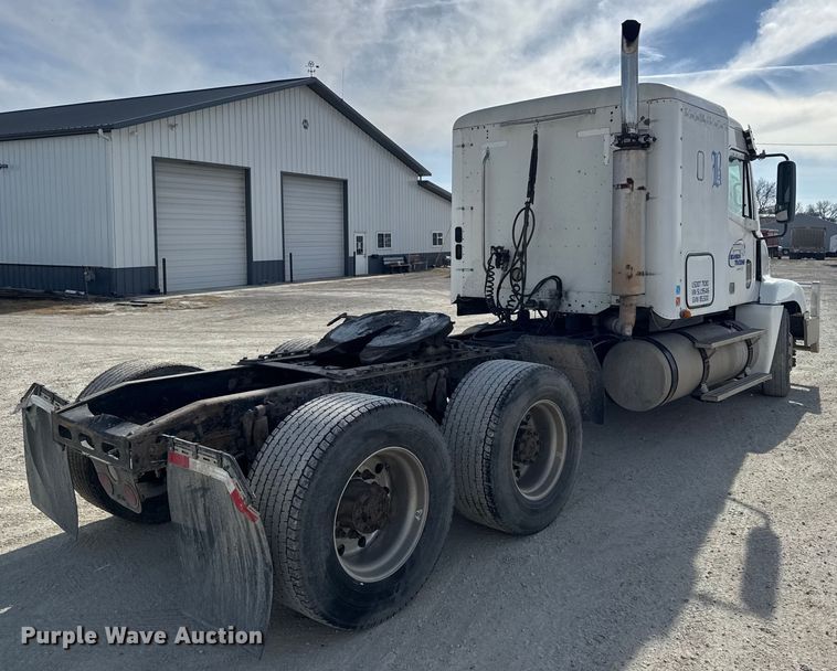 CAMIóN CAMAROTE 2005 FREIGHTLINER