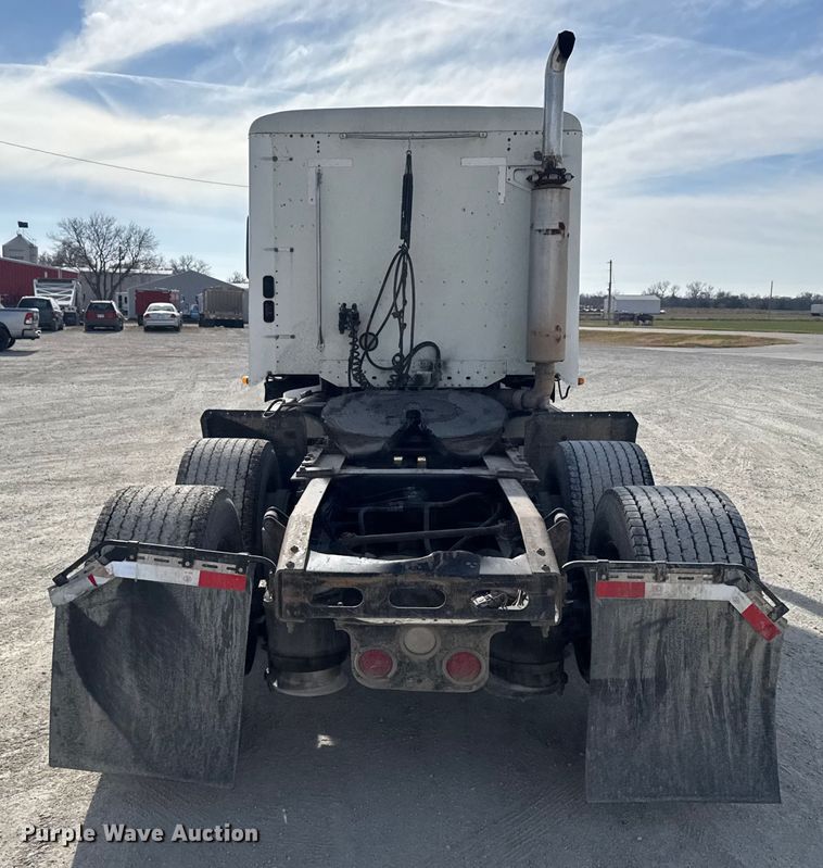 image for item EU6407 2005 Freightliner CST120 semi truck