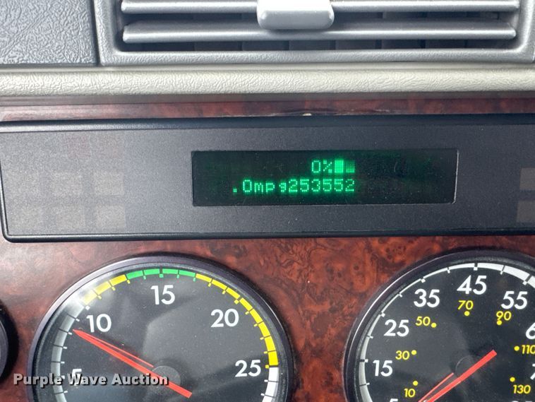 image for item EU6407 2005 Freightliner CST120 semi truck