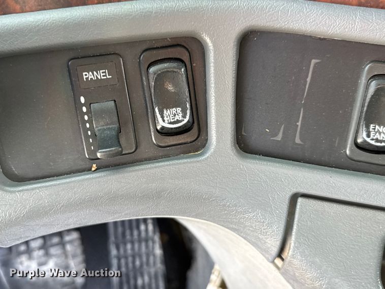 image for item EU6407 2005 Freightliner CST120 semi truck