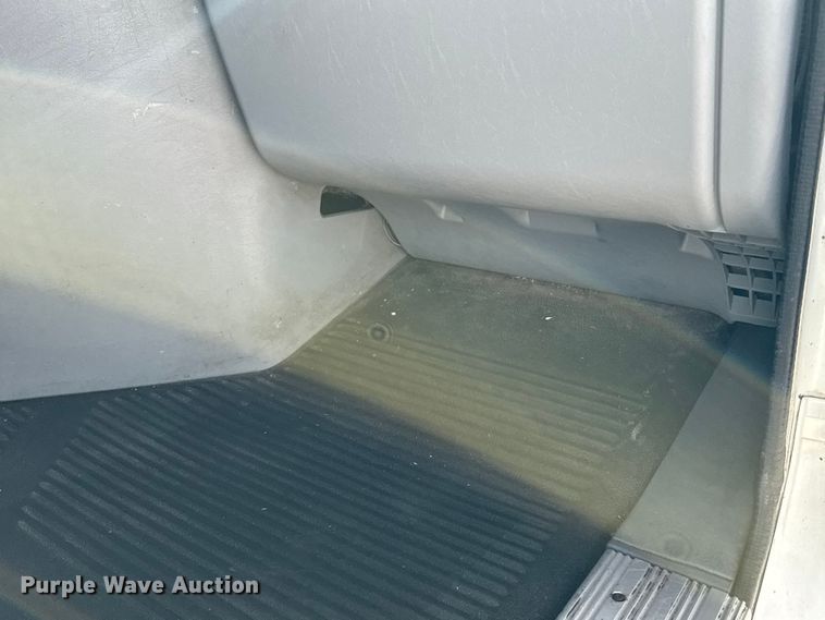 image for item EU6407 2005 Freightliner CST120 semi truck