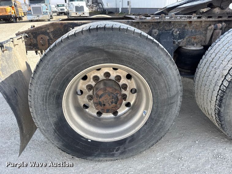 image for item EU6407 2005 Freightliner CST120 semi truck