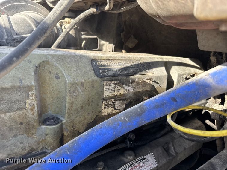 image for item EU6408 2001 Freightliner Columbia semi truck