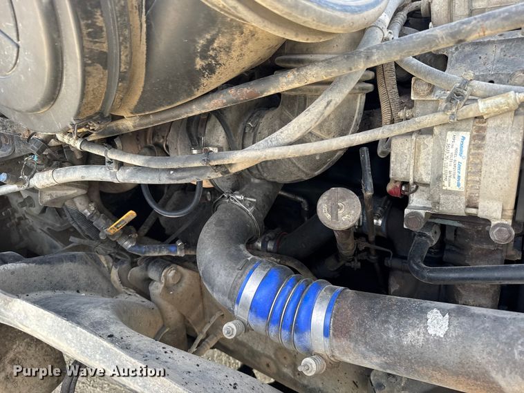 image for item EU6408 2001 Freightliner Columbia semi truck